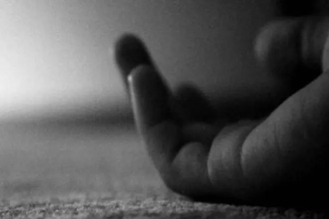 Couple Commits Suicide In Hayat Nagar Sai Kuteer - Sakshi