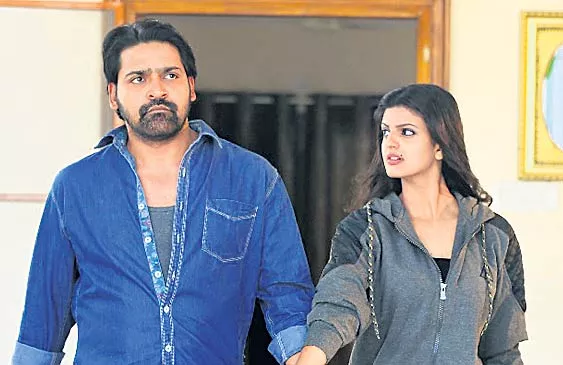 Team 'Desamlo Dongalu Paddaru' wrap up shoot - Sakshi