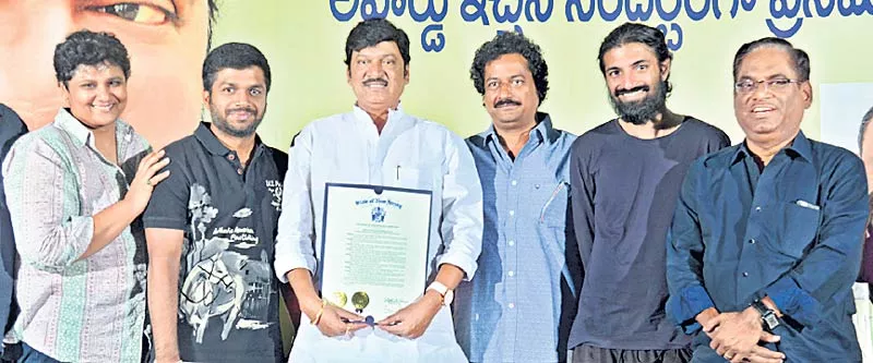 Dr Rajendra Prasad Felicitated by American Life Time Achievement award - Sakshi