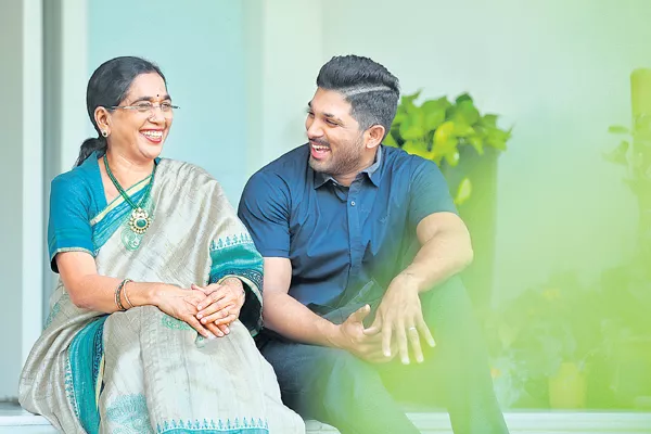 Allu arjun interview with her mother nirmala  - Sakshi