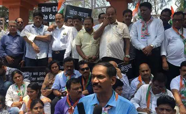 Congress Demands To New CM To Goa - Sakshi