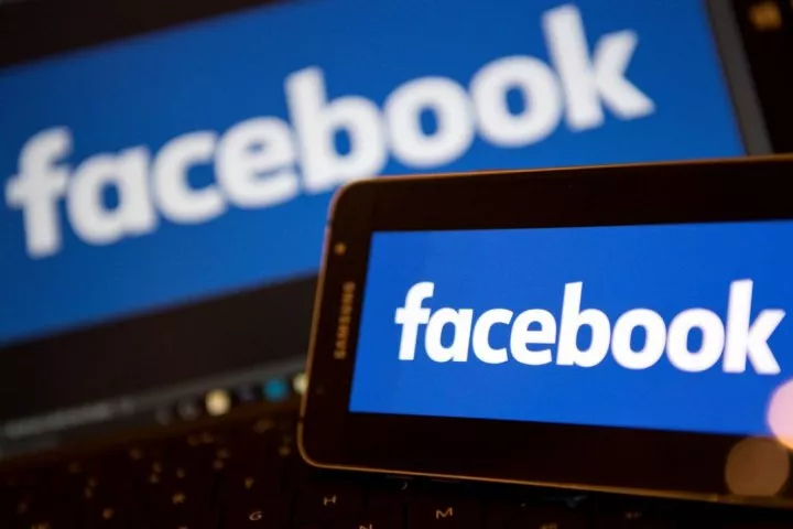 Facebook Suspends 200 Apps Over Data Misuse Probe - Sakshi