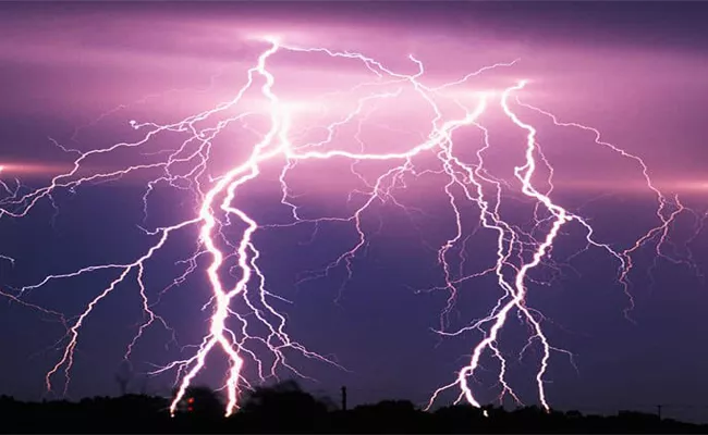 Thunderbolt Fell On Children 3 Died  In Guntur - Sakshi