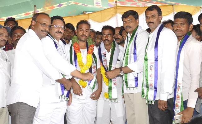 Nadim Ahmed Criticised TDP In Anantapur - Sakshi