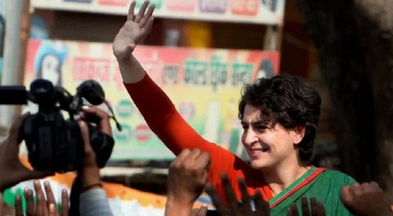 Priyanka Gandhi Lead To Congress-JDS Coaliation In Karnataka - Sakshi