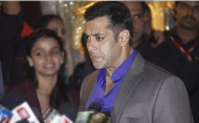 Salman Khan Answer To Journalist On Blackbuck Poaching Case - Sakshi