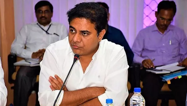 KTR Distribution Rythu Bandhu Scheme Cheques In Sircilla - Sakshi