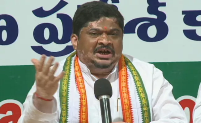 Ponnam Prabhakar Fires On TRS Government - Sakshi