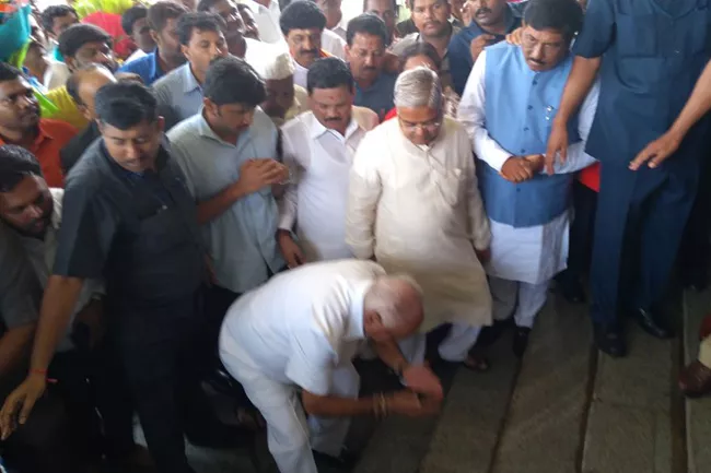 Chief Minister B S Yeddyurappa in Vidhan Soudha - Sakshi