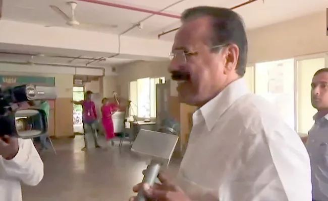 Sadananda Gowda Says They can take them Anywhere - Sakshi