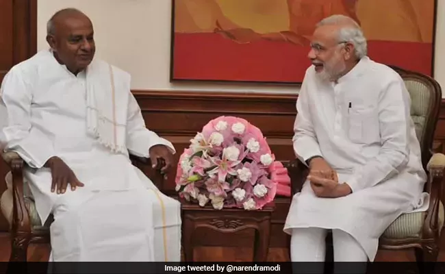 Narendra Modi Wishes HD Deve Gowda On 85th Birthday Today - Sakshi