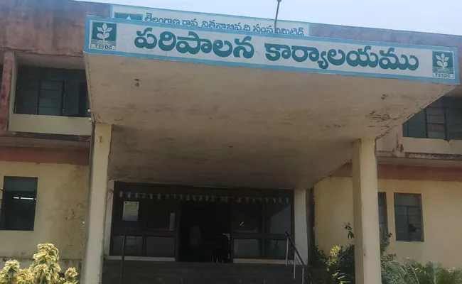 Seed Corporation Not Reached Target In Nizamabad - Sakshi