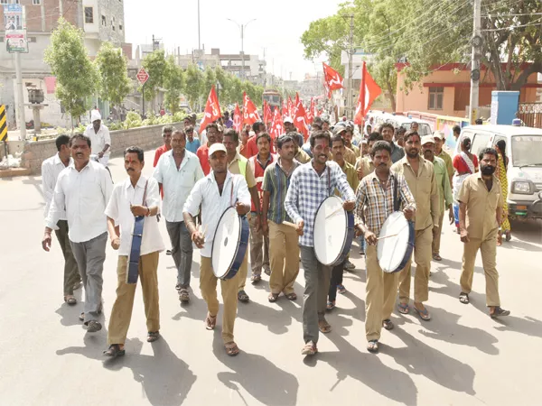 Karimnagar District Wied May Day Celebrations - Sakshi