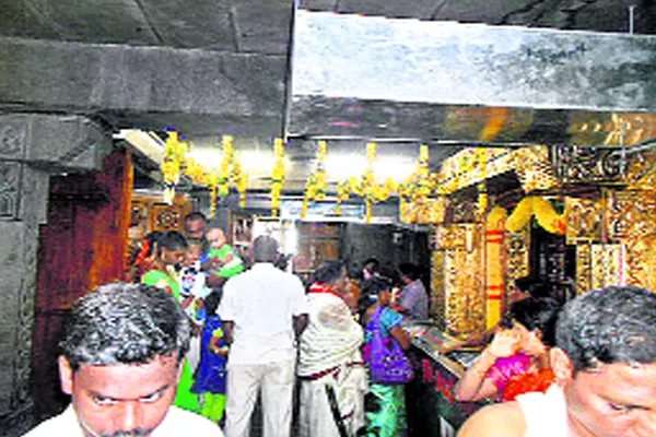 AC arrangement works in annavaram temple - Sakshi