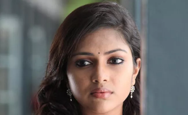 Amala Paul Interview For Bhaskar Oru Rascal Movie - Sakshi