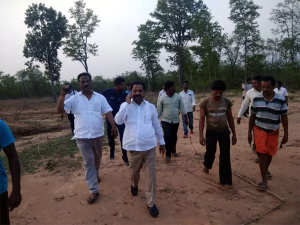 MLA Koram Kanakaiah  Tour In Forest - Sakshi