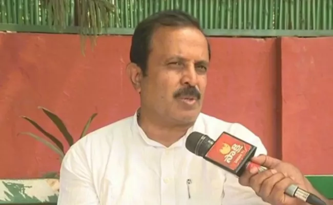 Madhu Goud Yaskhi Comments on Karnataka Politics - Sakshi