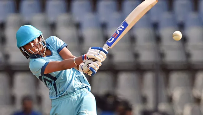 Supernovas won by 3 wickets Against Trailblazers - Sakshi