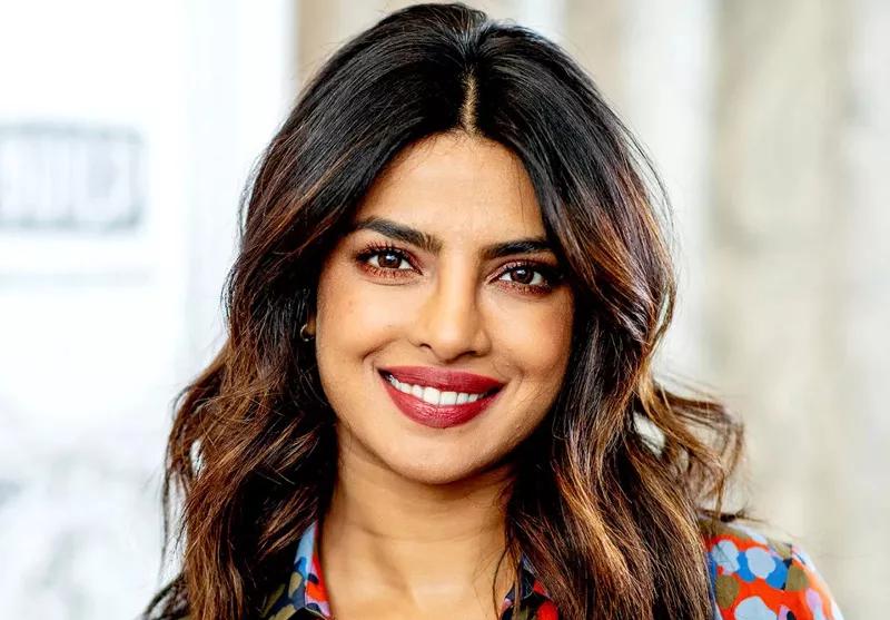 Priyanka Chopra and Abhishek Bachchan to play Zaira Wasims parents - Sakshi