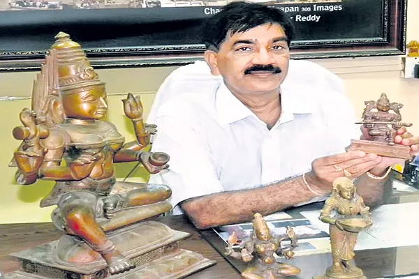 Chenna Reddy comments on Srivari ornaments in TTD - Sakshi