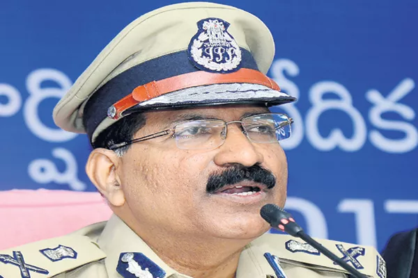 DGP Mahendar Reddy comments on kidnap gangs - Sakshi