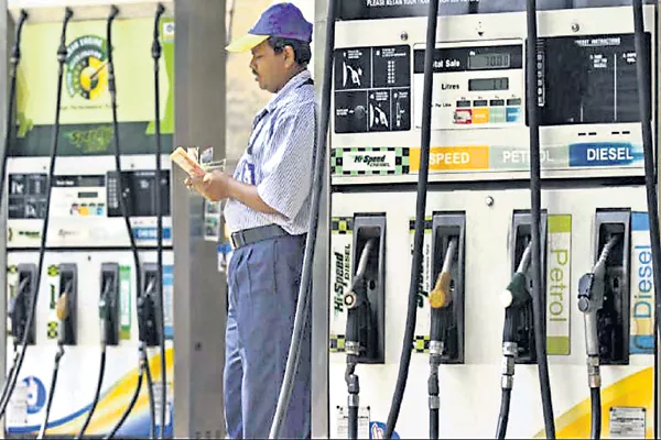 Petrol price is an all time record in Telugu states - Sakshi