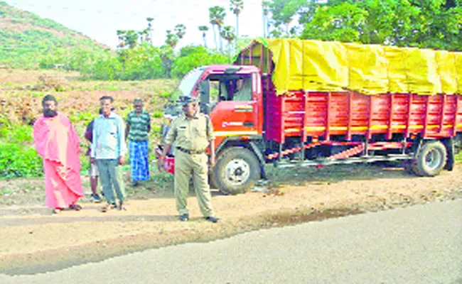 6 tonne of cow meat seized in vizianagaram, say Police - Sakshi