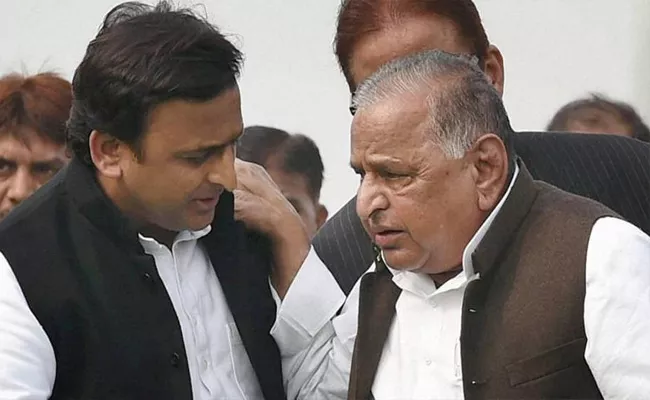 Mulayam Singh Yadav Asks For Two Years To Vacate Government Bungalow - Sakshi