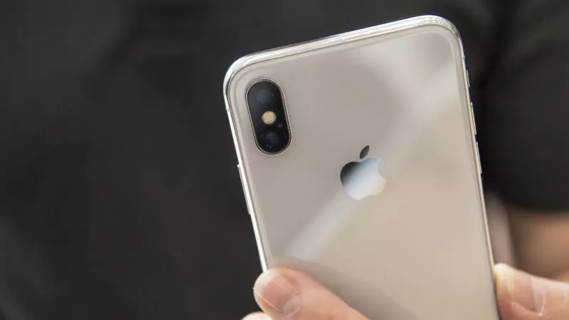 iPhone X Dual Camera Glass Cracks Easily, Some Users Report - Sakshi