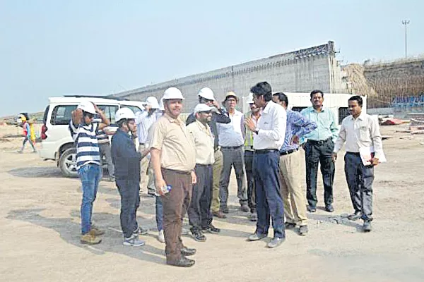 Cwc engineers team appreciate kaleshwaram project - Sakshi