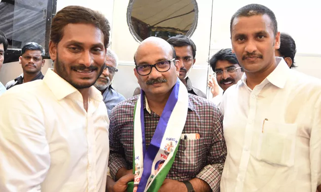 Congress leader Linga Reddy join to ysrcp - Sakshi