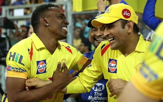 Dhoni Wins Against Bravo In Three Runs Challenge - Sakshi