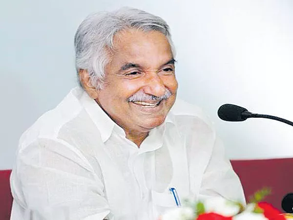 Oommen Chandy as AP Congress Incharge - Sakshi