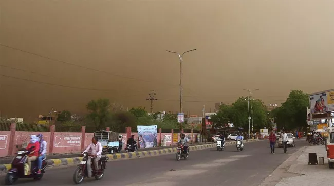 Why Dust Winds In India - Sakshi