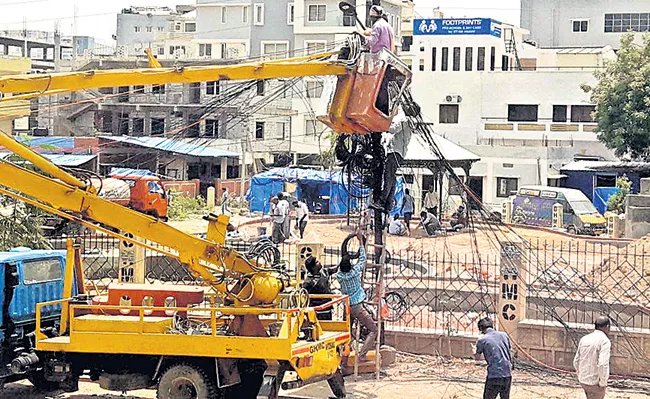 GHMC Remove IT Companies Internet Cables  - Sakshi