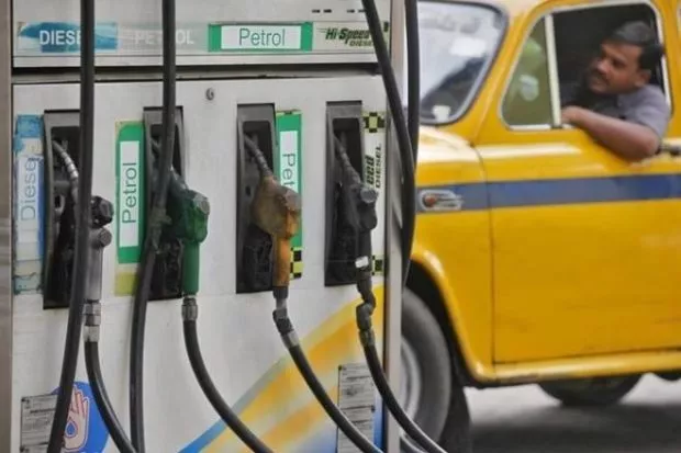 Petrol, diesel prices in Kerala slashed from June 1 - Sakshi