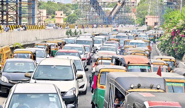 Kanaka Durga Flyover Works Continues - Sakshi