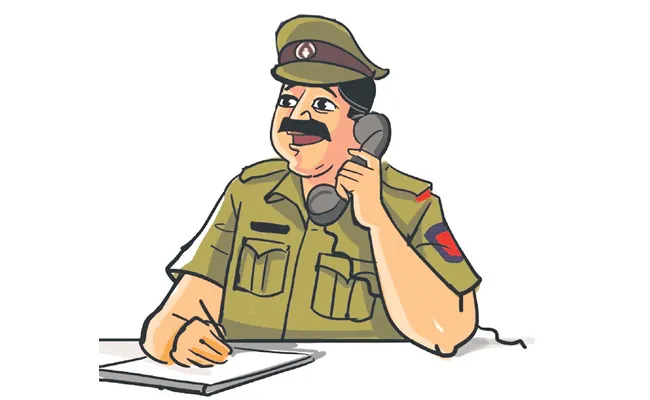 Hyderabad Police Calling Victims And Giving Information About Their Case - Sakshi