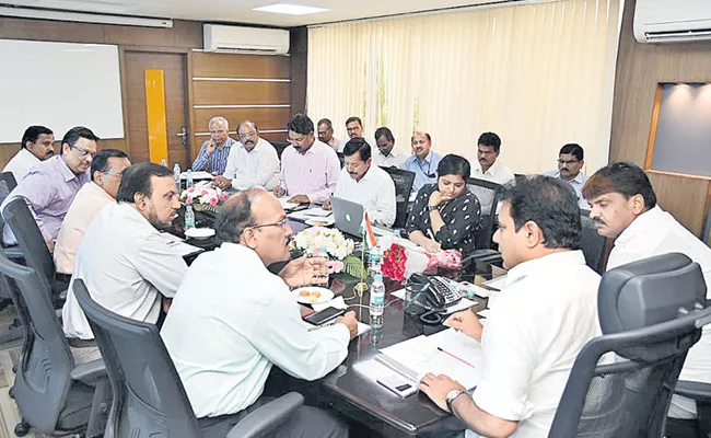 Minister KTR Review Meet With Officials On Double Bed Room Houses - Sakshi