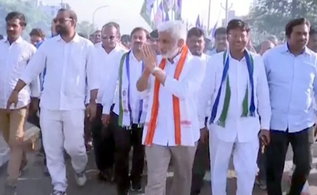 YSRCP MP Vijay Sai Reddy third day padayatra in vizag - Sakshi