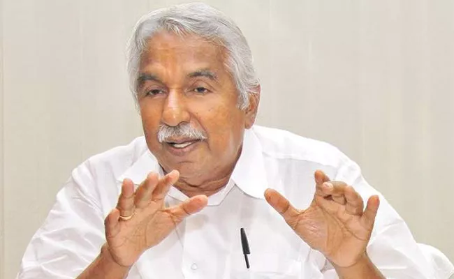 Congress Form Government In Karnataka says Oommen Chandy - Sakshi