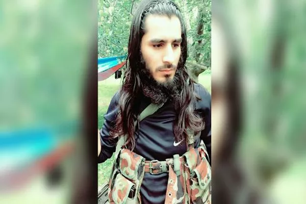 Encounter In South Kashmir Shopian District, Top Hizbul Commander Killed - Sakshi