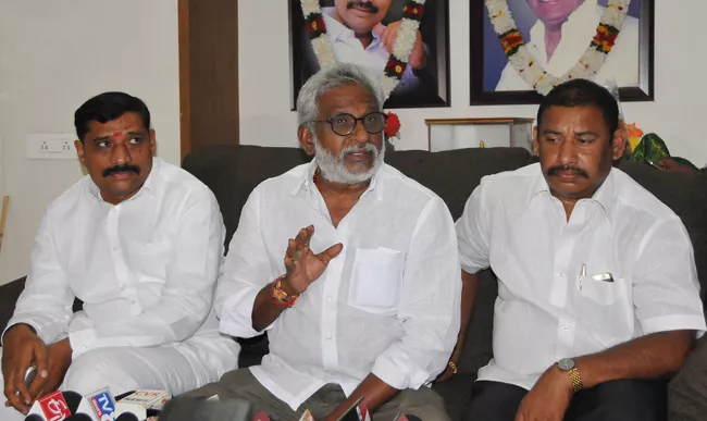 Farmers Extreme crisis With tdp govt : YV Subba Reddy - Sakshi