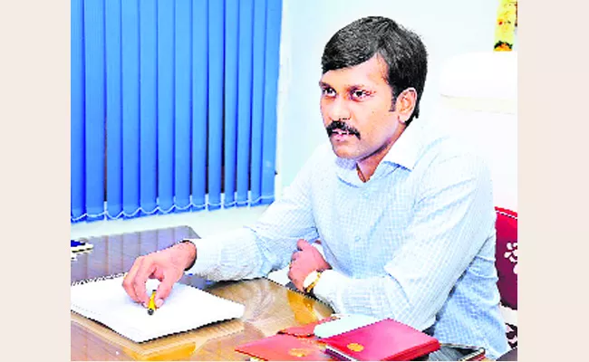 Chevuri Hari Kiran as Kadapa Collector - Sakshi