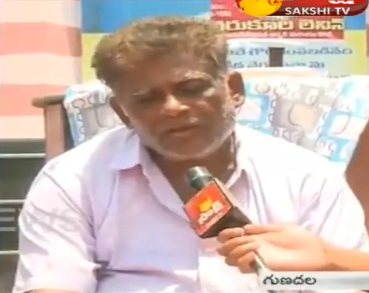 Cherukuri hunger strike at Lenins grave - Sakshi