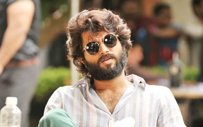 Vijay Deverakonda Buys House After Arjun Reddy Success - Sakshi