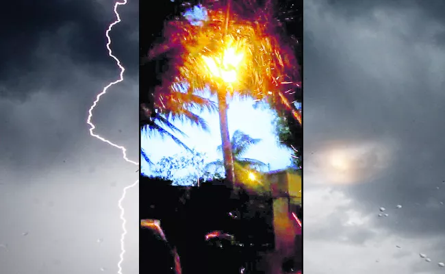 Heavy Rains With Thunder Bolts In YSR Kadapa - Sakshi