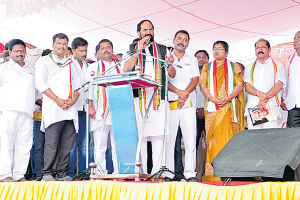 Uttam kumar reddy at Palwai govardhan reddy's first death anniversary - Sakshi