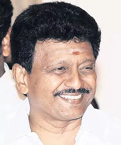 Sasikala's estranged brother launches political party - Sakshi