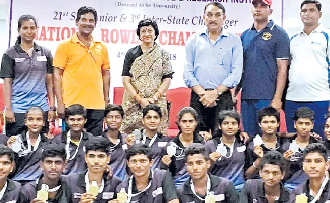 Telangana got overall Winner in Rowing Championship - Sakshi